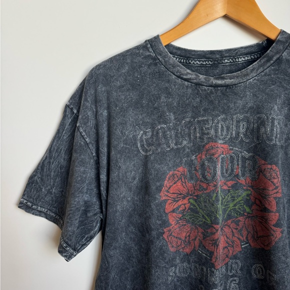 Faded graphics tee - Picture 2 of 10